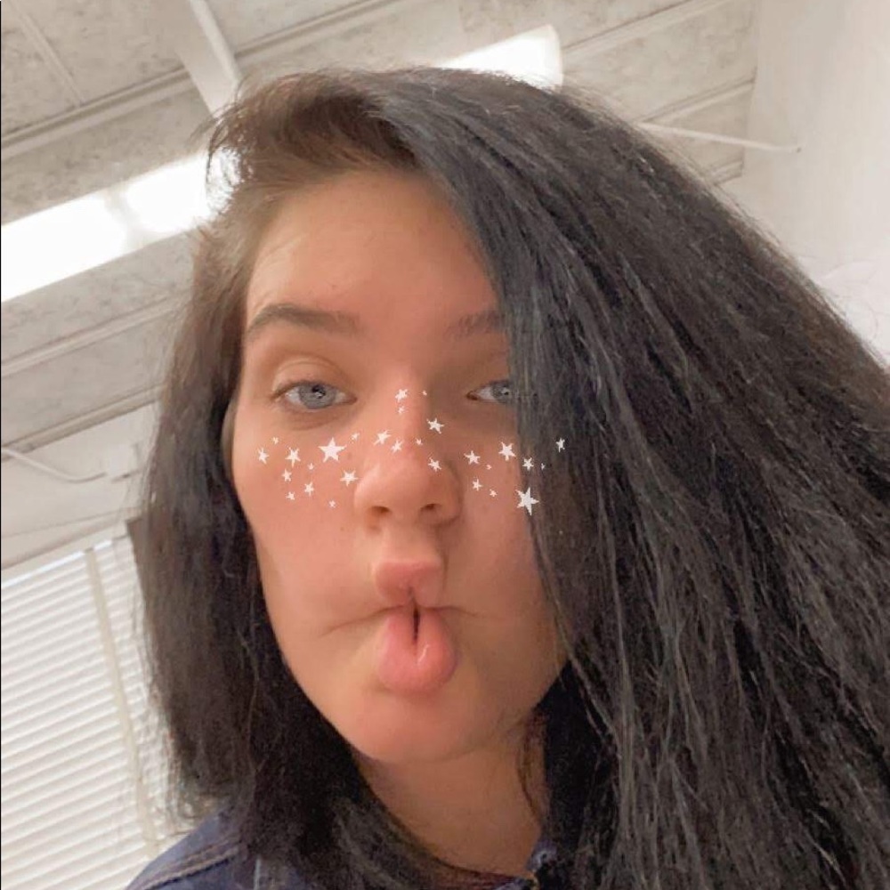 Meet your Posher, Adison